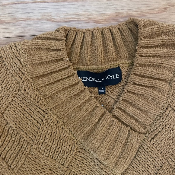 Soft knit sweater vest - Picture 3 of 3